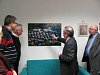 Honza ukazuje objekt Gymnázia na letecké fotografii