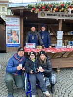 Adventní stánek přinesl radost i pomoc