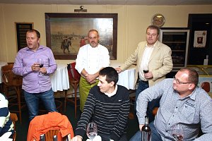 Golf a francouzská kuchyně v Motole