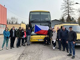 Blesková pomoc z Prahy i Karlových Varů je na Ukrajině