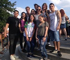 Studenti z 10 zemí světa, hosté pražských Rotary klubů, v Praze