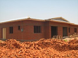 Stavba nemocnice v odlehlých oblastech Malawi